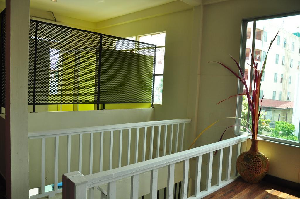 Sabye Club Hostel Bangkok Esterno foto