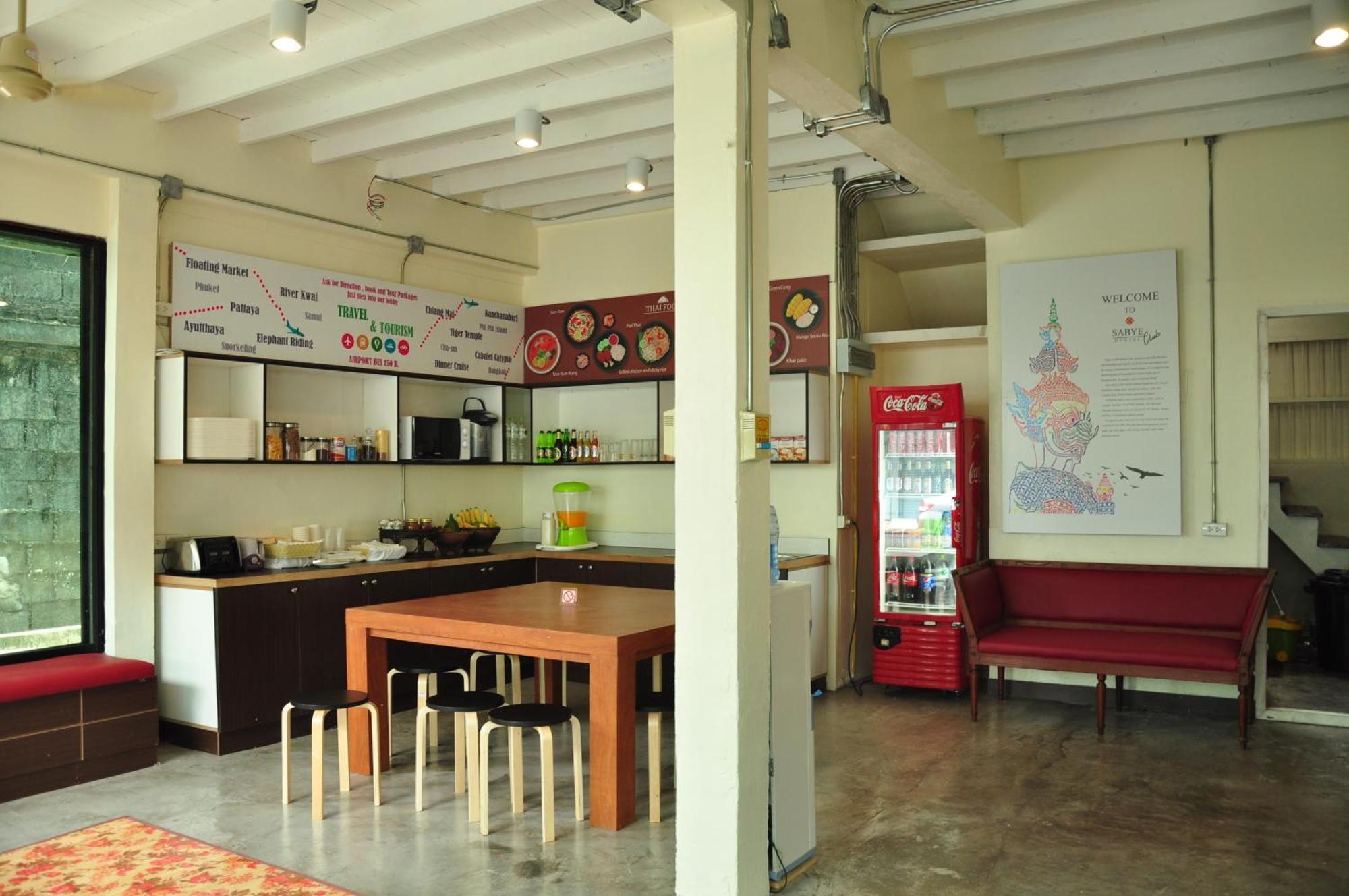 Sabye Club Hostel Bangkok Esterno foto