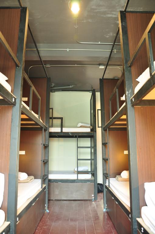 Sabye Club Hostel Bangkok Esterno foto