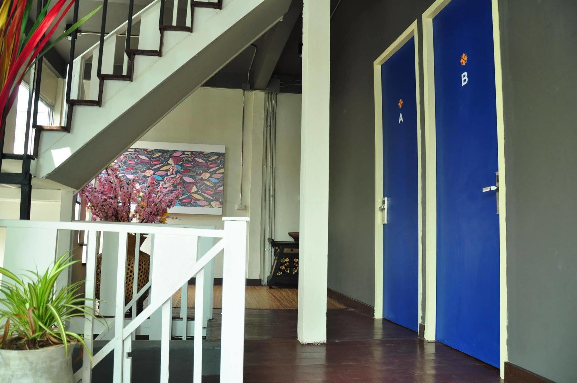 Sabye Club Hostel Bangkok Esterno foto